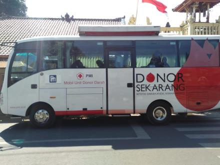 KKN Universitas Udayana Denpasar Mengadakan Donor Darah di Balai Banjar Dinas Kanginan Desa Sawan
